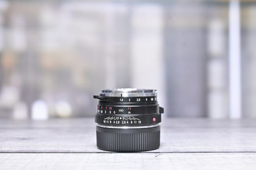 VOIGTLÄNDER 40 mm f/1,4 Nokton Classic M.C. M-bajonet - bazar